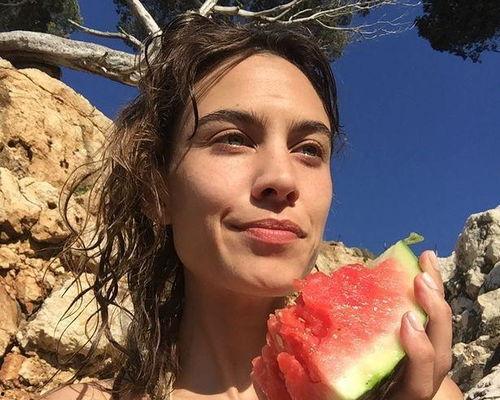 2022娱乐圈吃瓜,瓜田李下，明星们的年度“瓜”事盘点